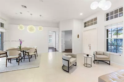 1714 Victoria Pointe Cir, Weston, FL 33327 - Photo 11