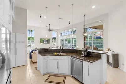 1714 Victoria Pointe Cir, Weston, FL 33327 - Photo 15