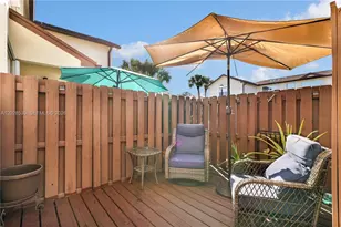 9581 SW 3rd St, Pembroke Pines, FL 33025 - Photo 11