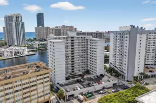 121 Golden Isles Dr, Hallandale Beach, FL 33009 - Photo 25