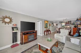121 Golden Isles Dr, Hallandale Beach, FL 33009 - Photo 19
