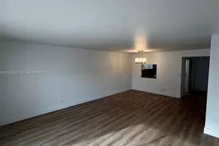 410 SE 2nd St, Hallandale Beach, FL 33009 - Photo 5