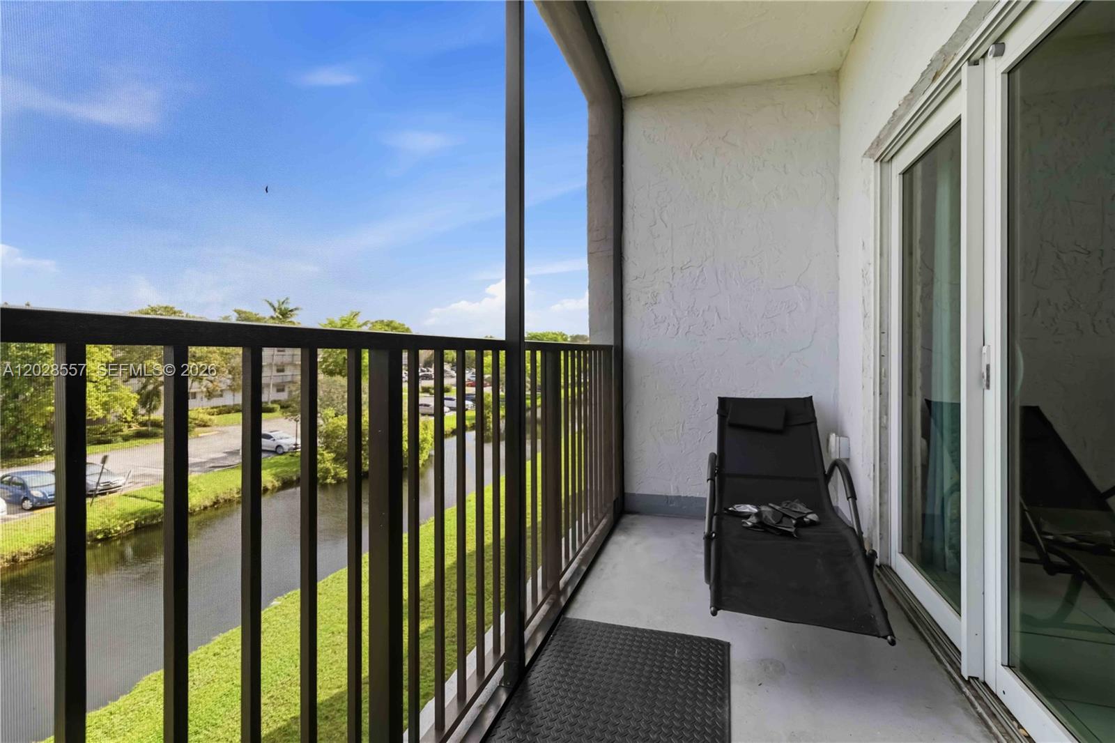 7521 NW 16th St #4307 main architectural view