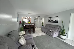 9281 Sunrise Lakes Blvd, Sunrise, FL 33322 - Photo 7