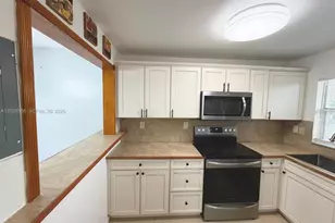 9281 Sunrise Lakes Blvd, Sunrise, FL 33322 - Photo 3