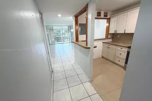 9281 Sunrise Lakes Blvd, Sunrise, FL 33322 - Photo 13