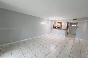 9281 Sunrise Lakes Blvd, Sunrise, FL 33322 - Photo 15