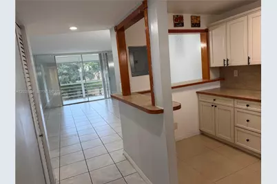 9281 Sunrise Lakes Blvd #209, Sunrise, FL 33322 - Photo 3