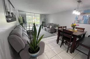 9281 Sunrise Lakes Blvd, Sunrise, FL 33322 - Photo 11