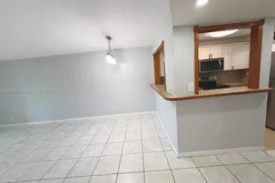 9281 Sunrise Lakes Blvd, Sunrise, FL 33322 - Photo 13