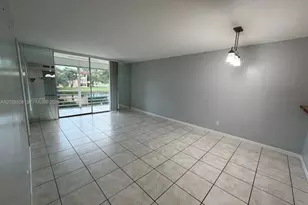 9281 Sunrise Lakes Blvd, Sunrise, FL 33322 - Photo 17