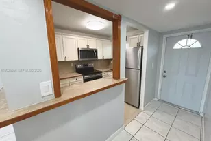 9281 Sunrise Lakes Blvd, Sunrise, FL 33322 - Photo 11