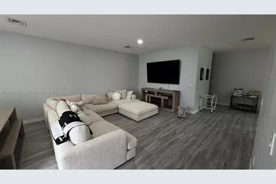 19329 NE 8th Ct, Miami, FL 33179 - Photo 7