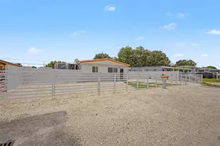 10345 NW 35th Ct, Miami, FL 33147 - Photo 45