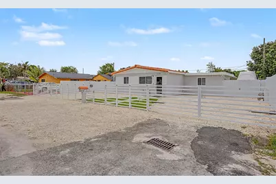10345 NW 35th Ct, Miami, FL 33147 - Photo 47