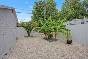 10345 NW 35th Ct, Miami, FL 33147 - Photo 39