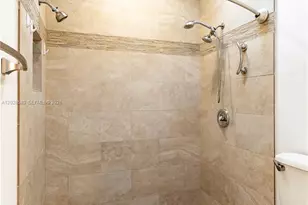 1341 Seagrape Cir, Weston, FL 33326 - Photo 19