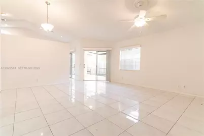 1341 Seagrape Cir, Weston, FL 33326 - Photo 3
