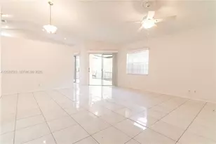 1341 Seagrape Cir, Weston, FL 33326 - Photo 3