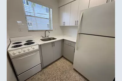 320 W 10th St #3, Hialeah, FL 33010 - Photo 7