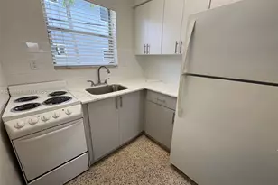 320 W 10th St, Hialeah, FL 33010 - Photo 7