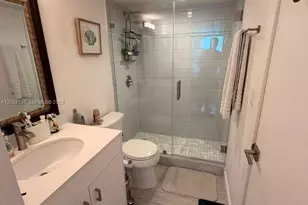 401 Ocean Dr, Miami Beach, FL 33139 - Photo 17