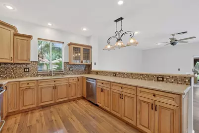 8226 NW 41st St, Coral Springs, FL 33065 - Photo 13