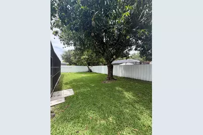 491 NW 45th Ter, Plantation, FL 33317 - Photo 9