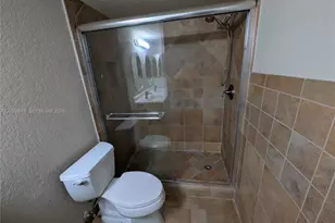 731 Vista Isles Dr, Sunrise, FL 33325 - Photo 7