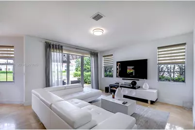 10555 NW 69th Ter, Doral, FL 33178 - Photo 23