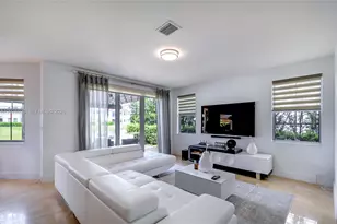 10555 NW 69th Terrace, Doral, FL 33178 - Photo 23