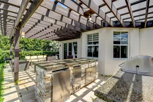 10555 NW 69th Terrace, Doral, FL 33178 - Photo 5
