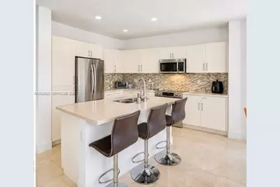 10555 NW 69th Ter, Doral, FL 33178 - Photo 13