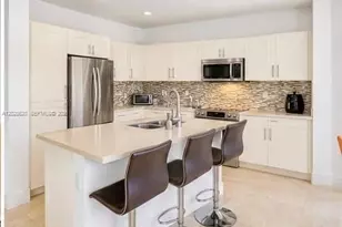 10555 NW 69th Terrace, Doral, FL 33178 - Photo 13