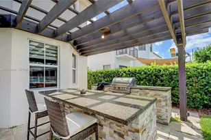 10555 NW 69th Terrace, Doral, FL 33178 - Photo 9