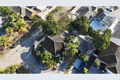 18499 NW 52nd Path, Miami Gardens, FL 33055 - Photo 25