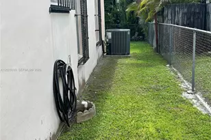 900 SW 104th Ave, Miami, FL 33174 - Photo 13
