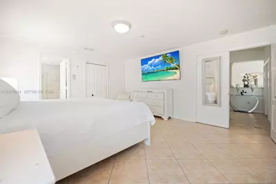 7819 NW 166th Ter, Miami Lakes, FL 33016 - Photo 17