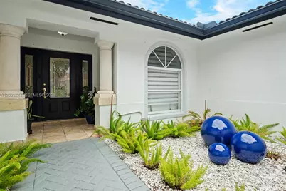 7819 NW 166th Ter, Miami Lakes, FL 33016 - Photo 3