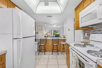 8 Watercolor Way, Naples, FL 34113 - Photo 5