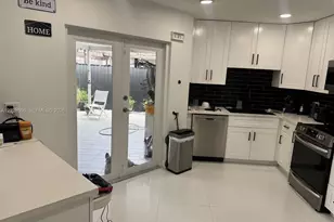 1131 SW 110th Ave, Pembroke Pines, FL 33025 - Photo 17