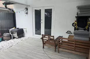1131 SW 110th Ave, Pembroke Pines, FL 33025 - Photo 11