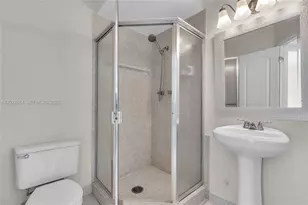 4805 NW 35th St, Lauderdale Lakes, FL 33319 - Photo 29