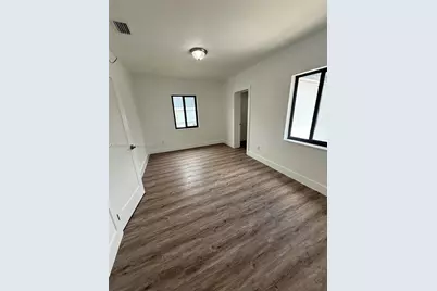 1014 W 66th St, Hialeah, FL 33012 - Photo 15