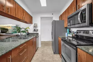 1200 Brickell Bay Dr, Miami, FL 33131 - Photo 11