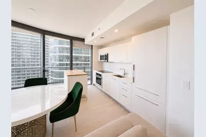 55 SW 9th St #3201, Miami, FL 33130 - Photo 9