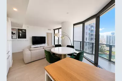 55 SW 9th St #3201, Miami, FL 33130 - Photo 7