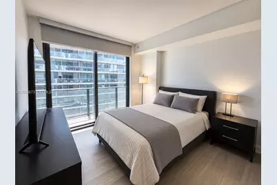 55 SW 9th St #3201, Miami, FL 33130 - Photo 17