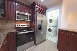 8420 NW 10th St, Pembroke Pines, FL 33024 - Photo 11