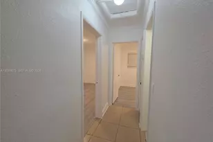 8420 NW 10th St, Pembroke Pines, FL 33024 - Photo 13